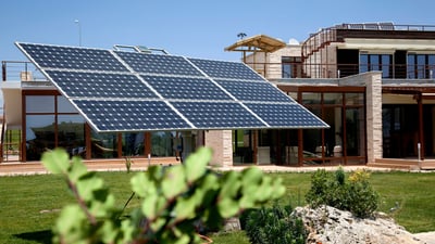 What’s the Difference Between a Connected Microgrid and Community Solar?
